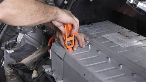 Is It Worth Replacing The Battery In An Older Hybrid Like The Toyota Camry Carscoops