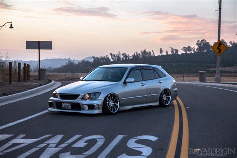 Is300 Wagon: A Comprehensive Review of Its Performance and Features