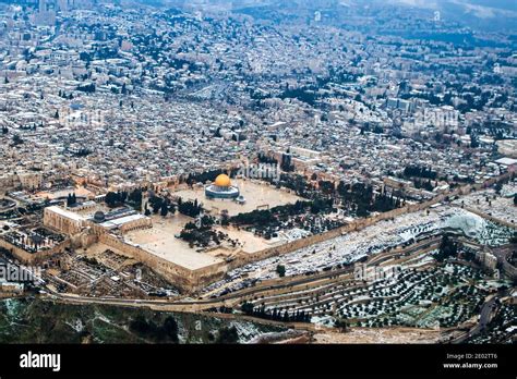 Israel Jerusalem The Dome Of The Rock Aerial View Stock Photo Alamy Israel Jerusalem The Dome Of The Rock Aerial View Stock Photo Alamy