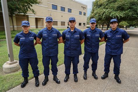 Jbsa Lackland Coast Guard Recruits Join Dlielc S Echo Company For