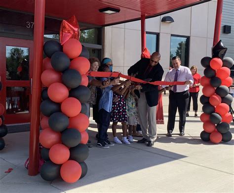 Jcps Cuts Ribbon On New 16 5M Indian Trail Elementary School In Depth Wdrb Com