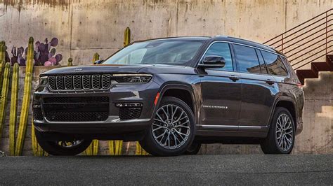 Jeep Grand Cherokee 2021: Features, Pricing, and Expert Review