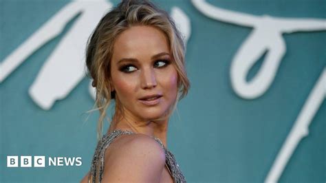 Jennifer Lawrence Admits She Becomes Incredibly Rude To Avoid Fans National Globalnews Ca Jennifer Lawrence Admits She Becomes Incredibly Rude To Avoid Fans National Globalnews Ca