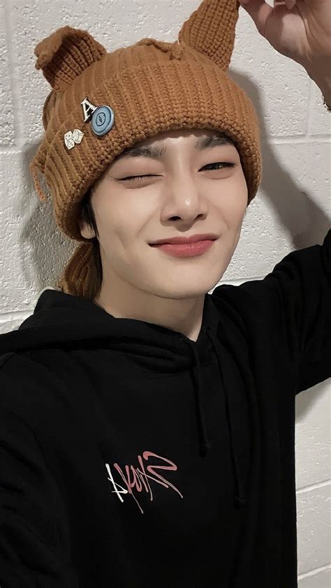 Jeongin Stray Kids Profile