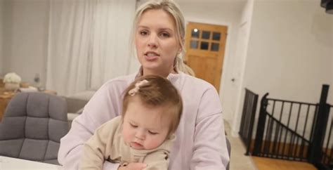 Katie Bates Slammed For Amp 39 Blanket Training Amp 39 Daughter Hailey