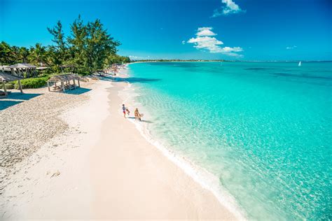 Kelly Dobroski Travel Creator Ugc Don T Miss These 2 Beaches Turks Caicos Is Made Up Of Multiple Islands But One Of The Easiest To Access From The