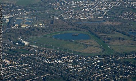Kempton Park Racecourse Guide Fixtures Horseracingbettingsites Co Uk