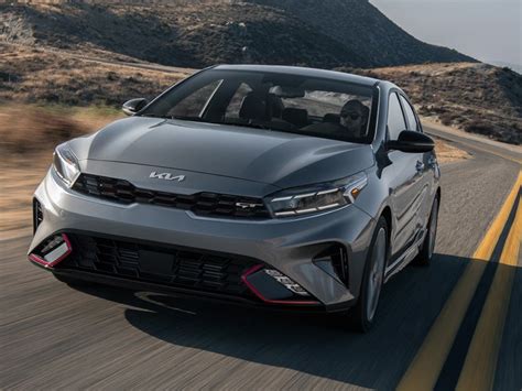 Discover Top Deals and Services at Kia Dearborn Today
