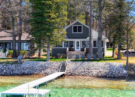 Klamath Falls Or Waterfront Homes For Sale Property Real Estate On The Water Redfin