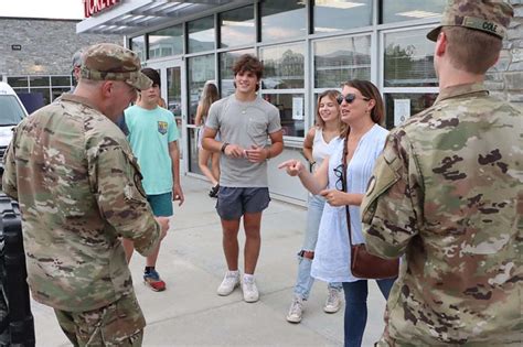 Know Someone Who Wants To Join The National Guard In Some States You Now Can Get A Finder S Fee Kpbs Public Media