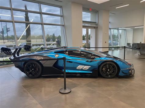 Experience Luxury and Speed: Top Reasons to Choose Lamborghini Orlando