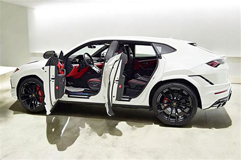 Discover the Benefits of Buying Lamborghini Pre Owned