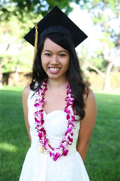 Lei for Graduation: Best Custom Cap Ideas