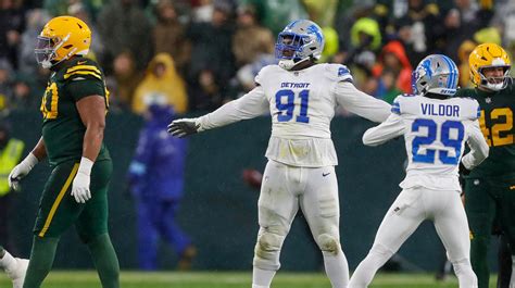 Lions Lose Starting Defensive Tackle To Season Ending Torn Acl Injury Yahoo Sports
