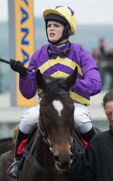 Lizzie Kelly First Female Jockey To Ride In The Gold Cup For 33 Years