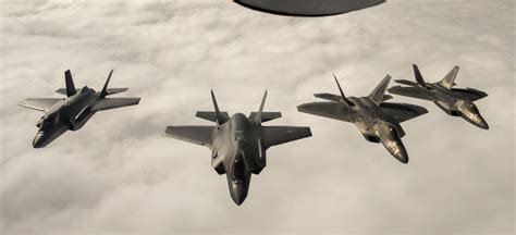 Lockheed Pitching F 22 F 35 Hybrid To Us Air Force Defense One Lockheed Pitching F 22 F 35 Hybrid To Us Air Force Defense One
