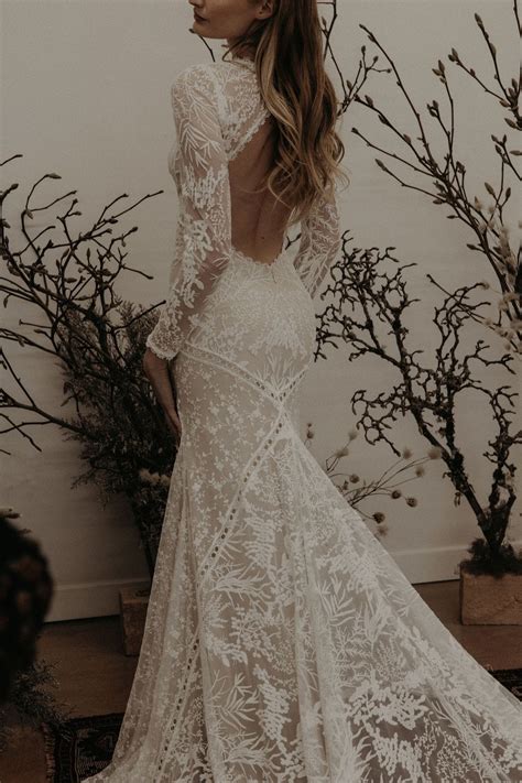 Elegant Long Sleeve Backless Wedding Dress Perfect for Dreamy Weddings