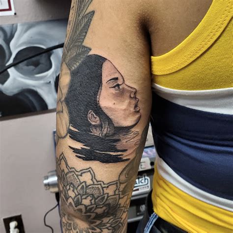 Looking For A Minimalist Tattoo Artists In Seattle Wa Browse Our List