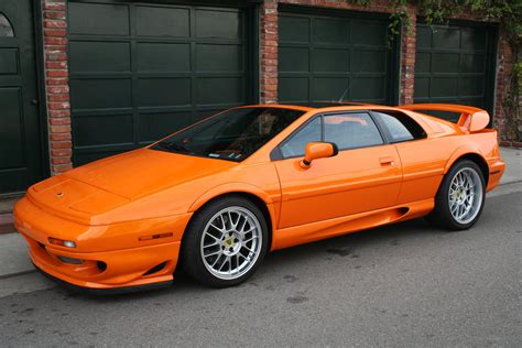Discover the Unique Performance and Design of the Lotus Esprit V8