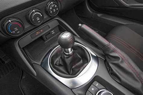 Advantages of Driving Manual Shift Cars in the Modern Era
