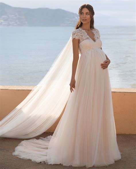 Best Maternity Wedding Dresses: Unique Choices