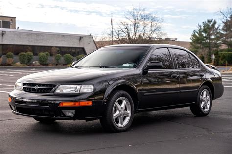 Maxima 1998 Nissan: A Complete Buyer’s Guide and Review