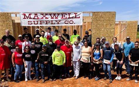 Maxwell Supply Co And Re Max Volunteers Frame Cohfh Amp 39 S First