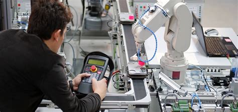How to Become a Successful Mechatronics Technician in Today’s Tech-Driven World