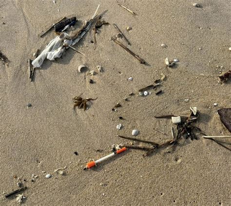Medical Waste Washes Up On Beaches Forcing Ocean City To Close Fox43 Com