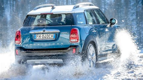 Mf Review Mini Countryman All4 On Snowy Streets Motoringfile