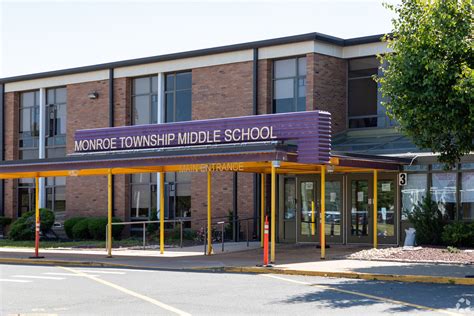 Monroe Middle School In Monroe Mi Built In The 1920S As Monroe High School Later It Was One Of Two Junior High Buildings Serving Monroe Public Schools And Now Is The Only Monroe Middle School In Monroe Mi Built In The 1920S As Monroe High School Later It Was One Of Two Junior High Buildings Serving Monroe Public Schools And Now Is The Only