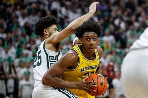 Msu Basketball To Reportedly Host Brother Of Former Wolverine 4 Star C Tristan Reed Yahoo Sports