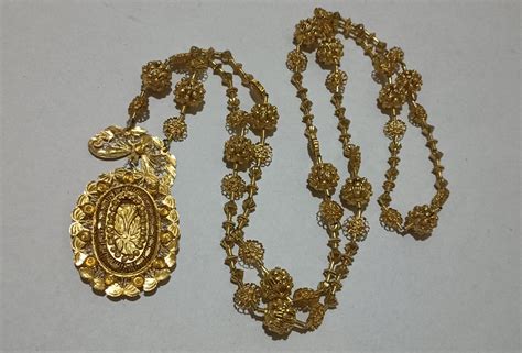 Collar necklace in Spanish