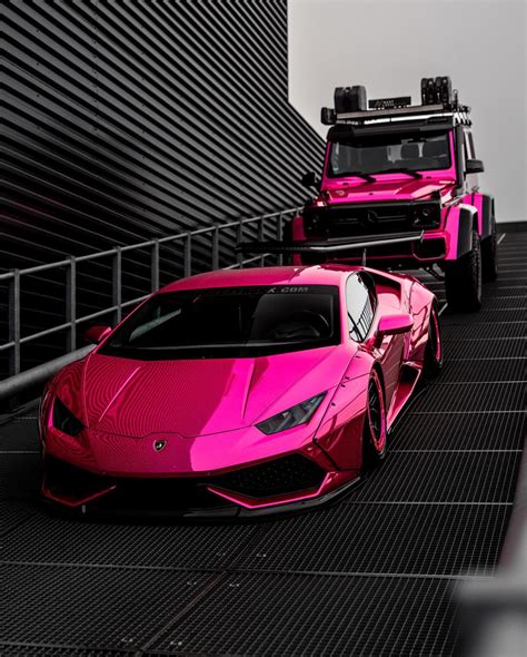 Need To Stand Out In A Crowd A Pink Lambo Huracan And G Class Will Surely Do The Trick Autoevolution