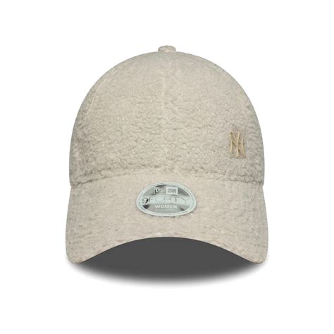 New Era Female Borg 9Forty Beige Gorras Dooers Sneakers New Era Female Borg 9Forty Beige Gorras Dooers Sneakers