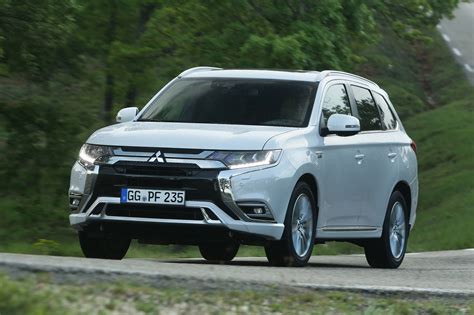 New Mitsubishi Outlander Phev 2018 Facelift Review Auto Express