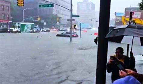 New York Gov Declares State Of Emergency As Roads Airports Flooded New York Gov Declares State Of Emergency As Roads Airports Flooded