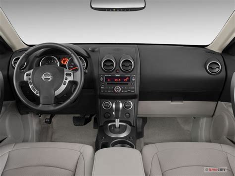 Nissan Rogue 2010 Interior