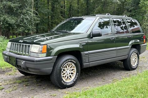 No Reserve 1995 Jeep Grand Cherokee Laredo V8 4X4 For Sale On Bat Auctions Sold For 4 155 On January 4 2024 Lot 132 372 Bring A Trailer