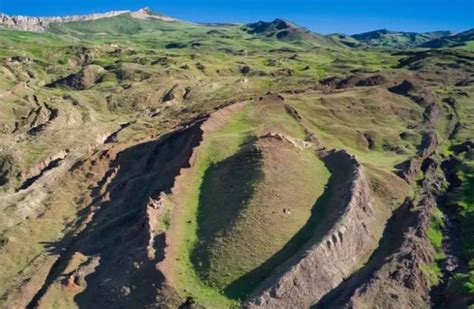 Noah S Ark Was Real Boat Shaped Mound Near Mount Ararat May Confirm Ancient Flood