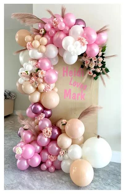 Oakland Balloon Delivery Decorating Balloons In Motion