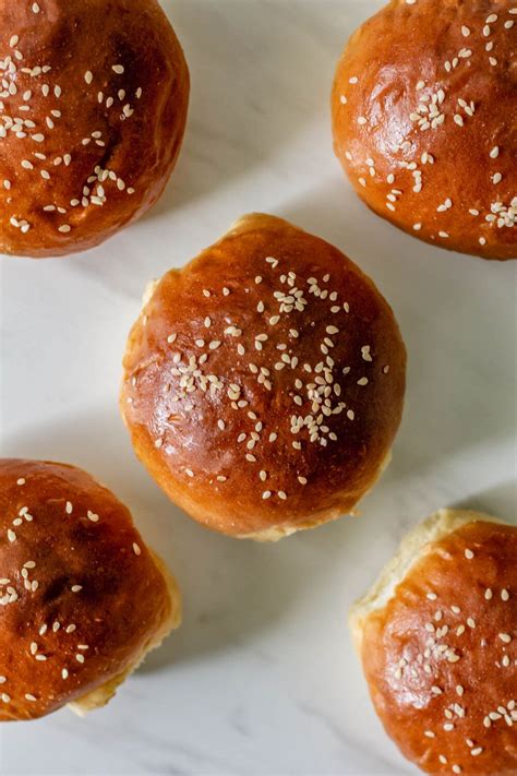 Olive Oil And Roasted Garlic Hamburger Buns Gathered At My Table Seasonal Baking Recipes With A Creative Twist Olive Oil And Roasted Garlic Hamburger Buns Gathered At My Table Seasonal Baking Recipes With A Creative Twist