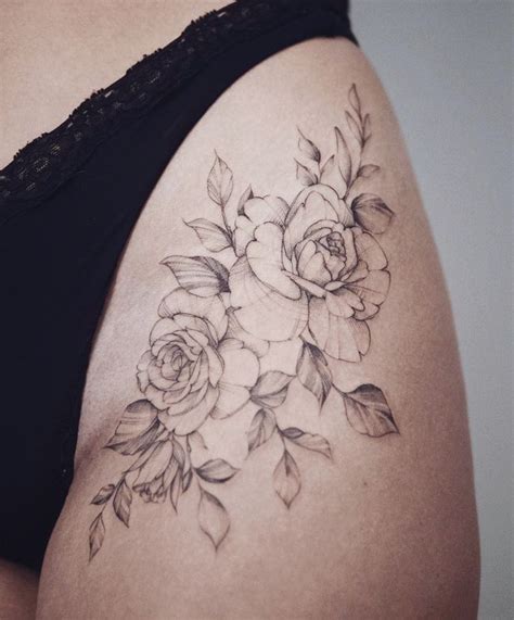 On Her Lower Hip Floral Hip Tattoo Flower Hip Tattoos Hip Thigh