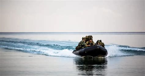 On The Edge Of Becoming Why Are There So Few Women Navy Seals