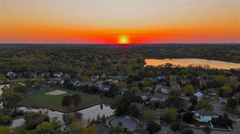 One Of Chicago S Best Suburbs Is A Hidden Gem With Charming Restaurants And Family Friendly Parks