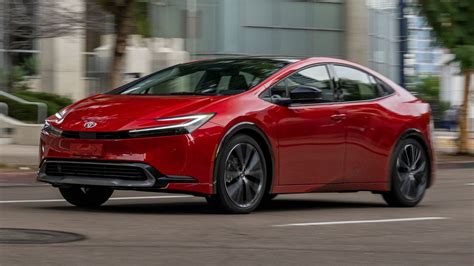 Only 1 Small Hybrid Car Brought Home An Iihs Top Safety Pick Award In 2024 Only 1 Small Hybrid Car Brought Home An Iihs Top Safety Pick Award In 2024