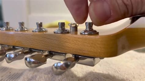 Opening Or Unlocking Fender Vintage Style Locking Tuners Youtube