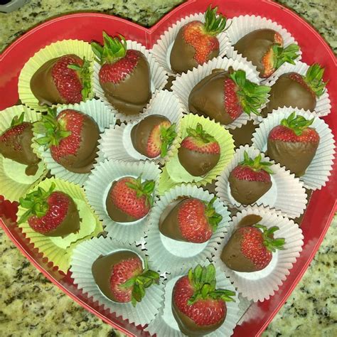 Order Now Fayetteville Fayettevillenc Chocolatecoveredstrawberries Dessertshop Smallbusiness Tasteonedesserts Tasteone