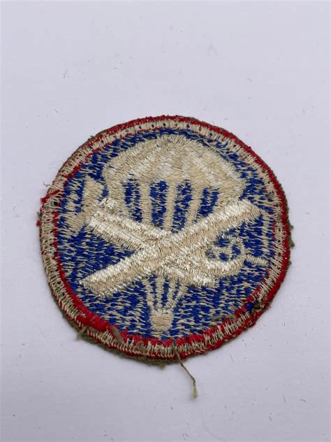 Original World War Two Era Combined Airborne Operations Cap Badge Rig