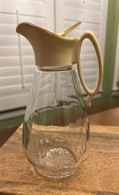Pancake Syrup Dispenser Restaurant Style Pitcher With Clear Ribbed